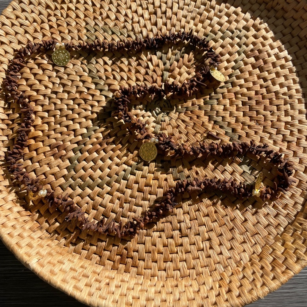 Handmade 5-coin Clove Krunful Necklace party favors